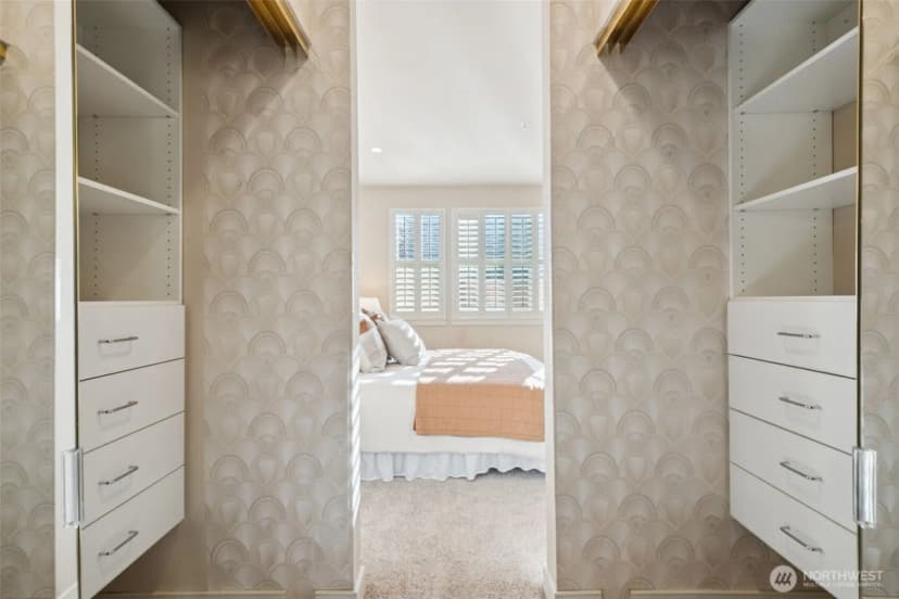Property photo for 120 Newport Way Nw #16, Issaquah photo 17