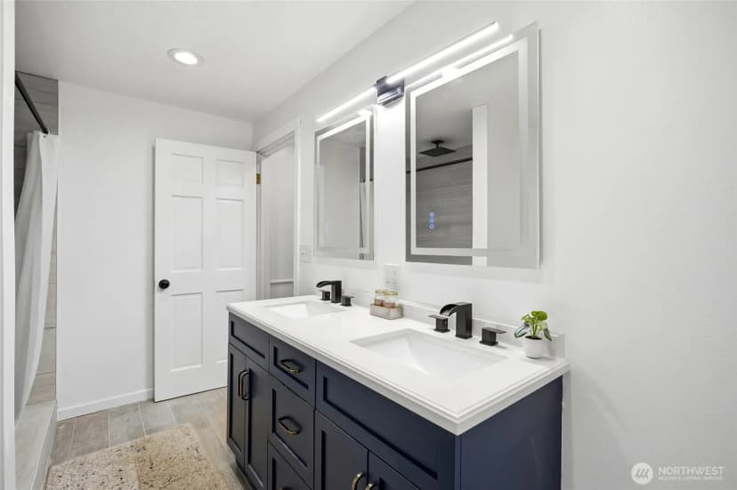 Property photo for 21007 Ne 66th Street, Redmond photo 11