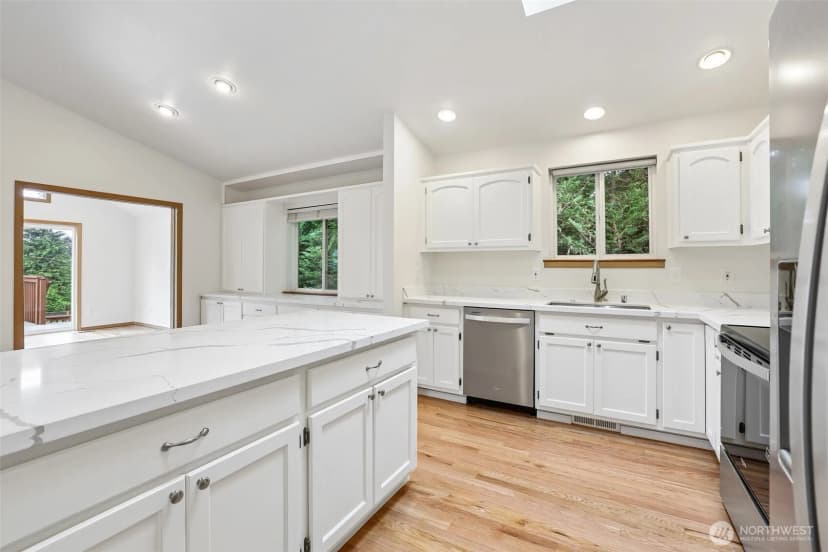 Property photo for 317 Ne 91st Street, Seattle photo 16