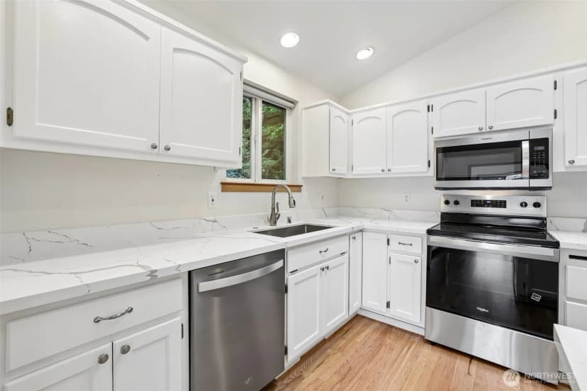 Property photo for 317 Ne 91st Street, Seattle photo 15