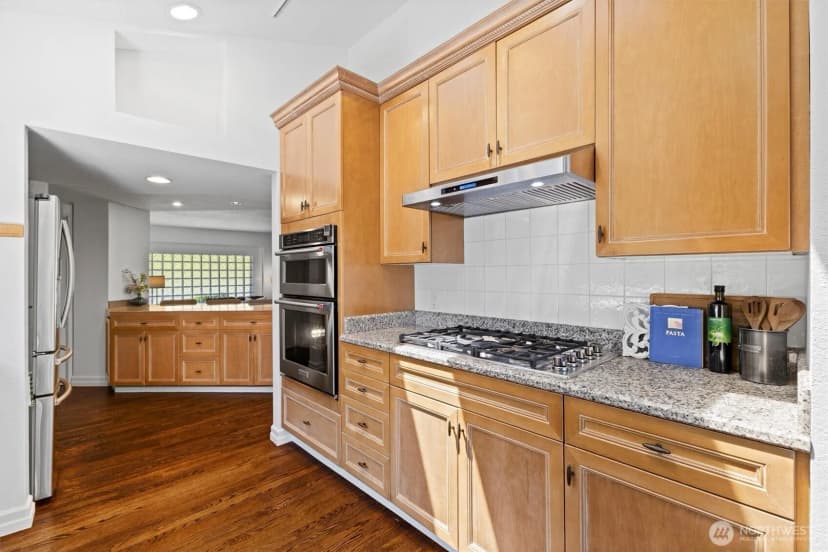 Property photo for 16306 Valhalla Drive, Bothell photo 11