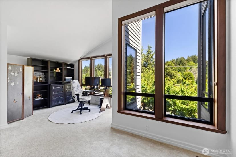 Property photo for 16306 Valhalla Drive, Bothell photo 4