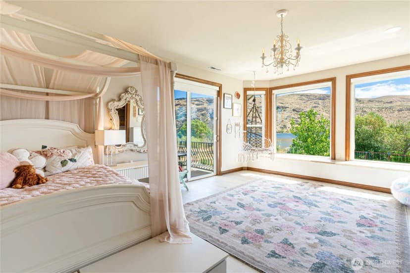 Property photo for 30 Stennes Point Road, Pateros photo 17