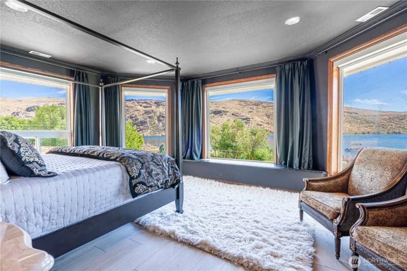 Property photo for 30 Stennes Point Road, Pateros photo 22
