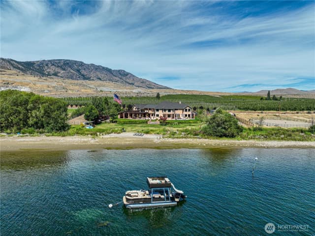 Property photo for 30 Stennes Point Road, Pateros photo 4
