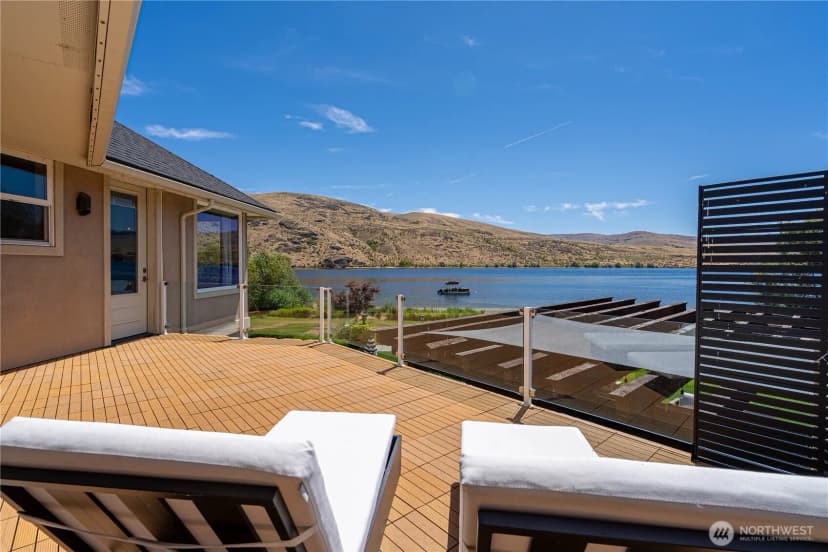 Property photo for 30 Stennes Point Road, Pateros photo 7