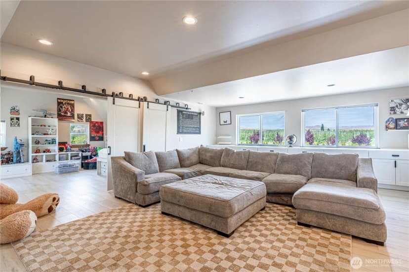 Property photo for 30 Stennes Point Road, Pateros photo 27