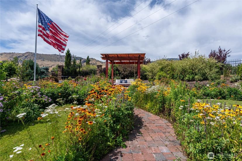 Property photo for 30 Stennes Point Road, Pateros photo 39