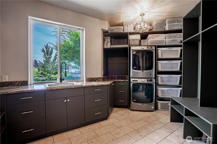Property photo for 30 Stennes Point Road, Pateros photo 34