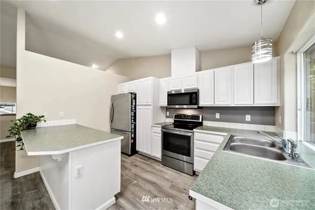 Property photo for 21305 110th Street Ct E, Bonney Lake photo 4