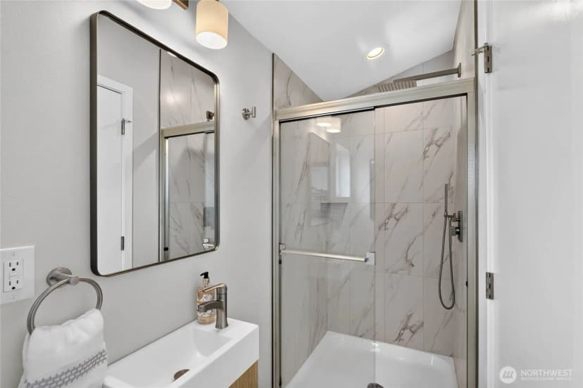 Property photo for 5039 41st Avenue Sw #1, Seattle photo 27