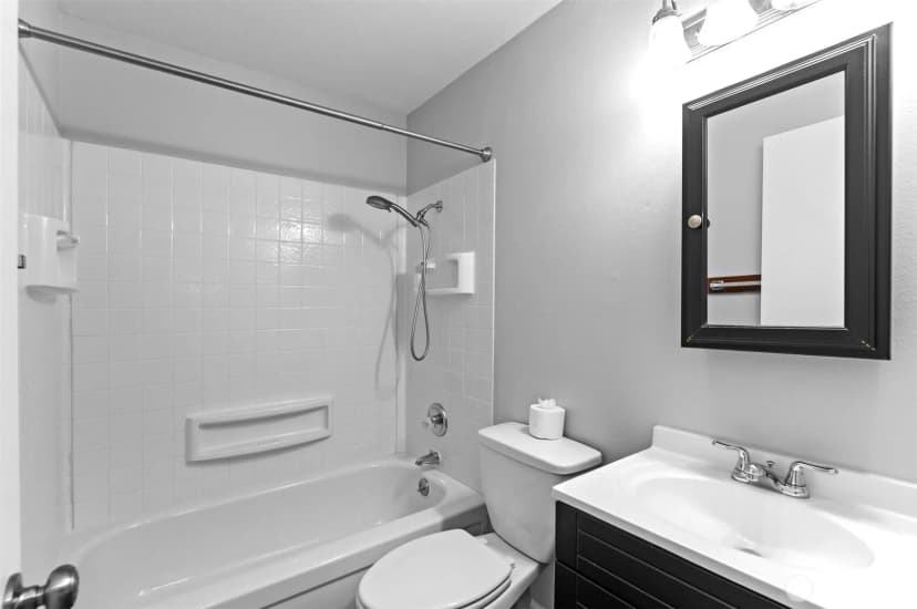Property photo for 236 S 152nd Street #a104, Burien photo 9