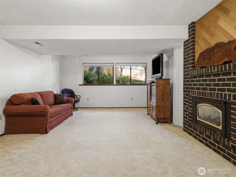 Property photo for 21828 Se 254th Pl, Maple Valley photo 23