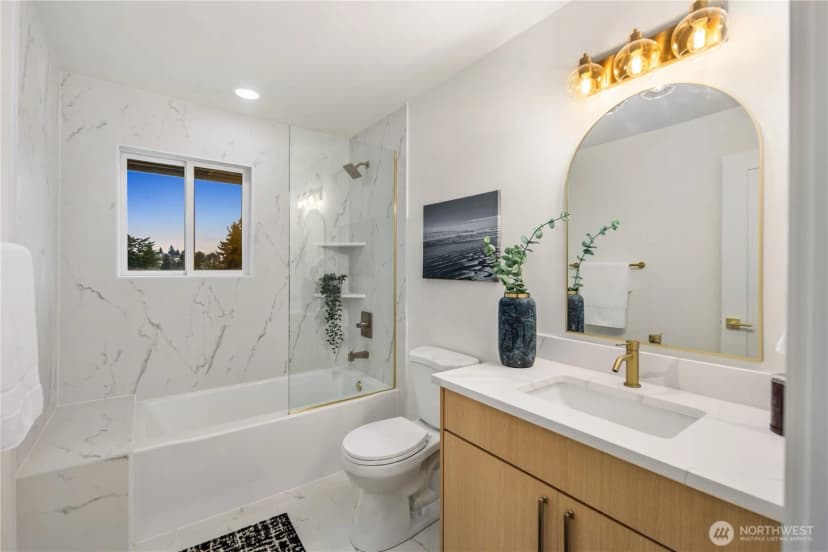 Property photo for 2518 36th Avenue W, Seattle photo 15