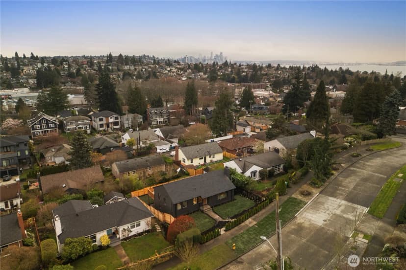 Property photo for 2518 36th Avenue W, Seattle photo 37