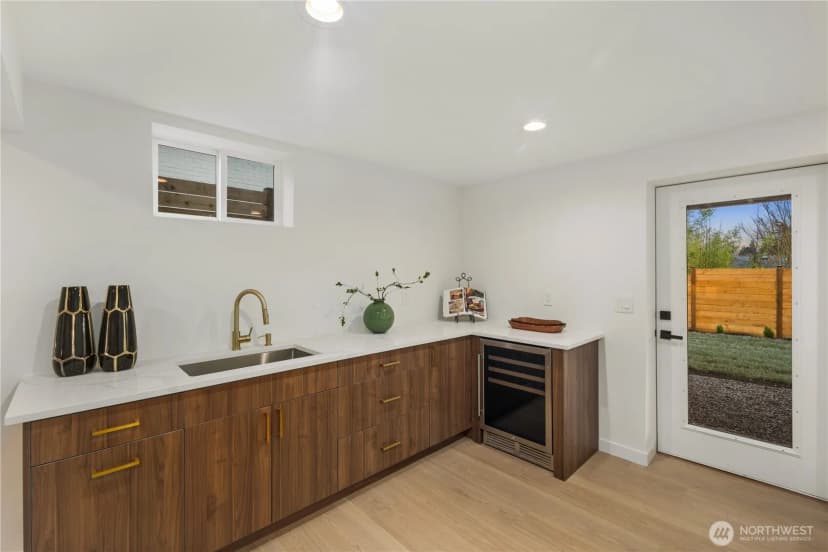 Property photo for 2518 36th Avenue W, Seattle photo 22