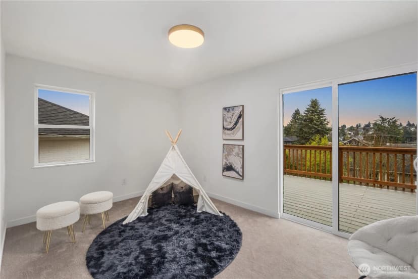 Property photo for 2518 36th Avenue W, Seattle photo 16
