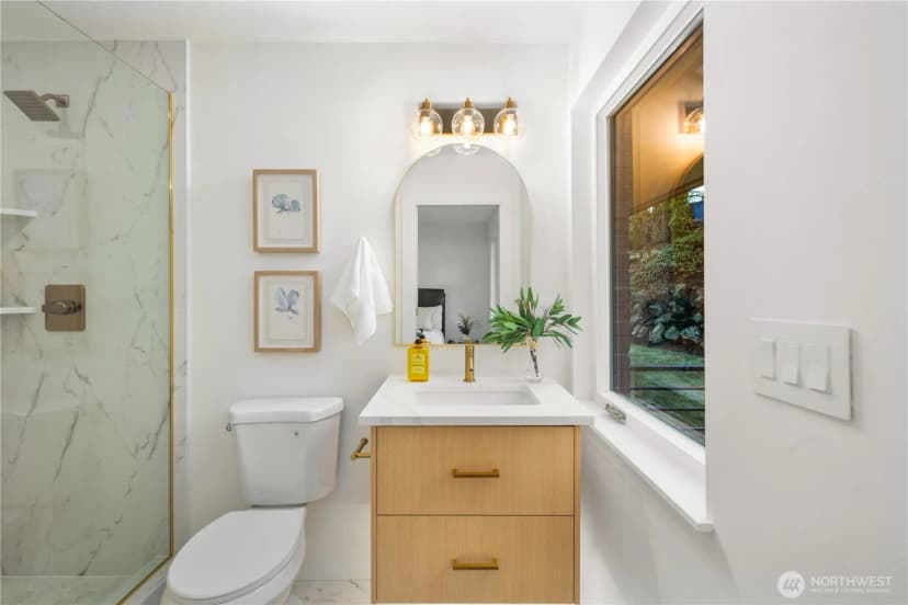 Property photo for 2518 36th Avenue W, Seattle photo 13