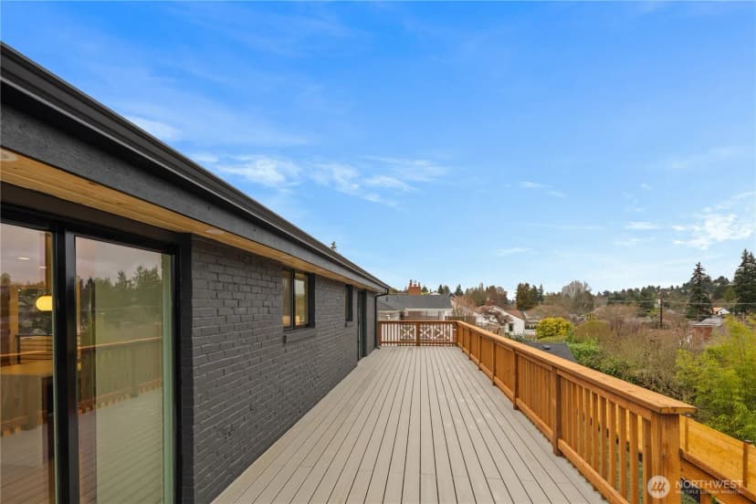 Property photo for 2518 36th Avenue W, Seattle photo 29