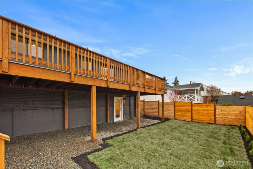 Property photo for 2518 36th Avenue W, Seattle photo 32