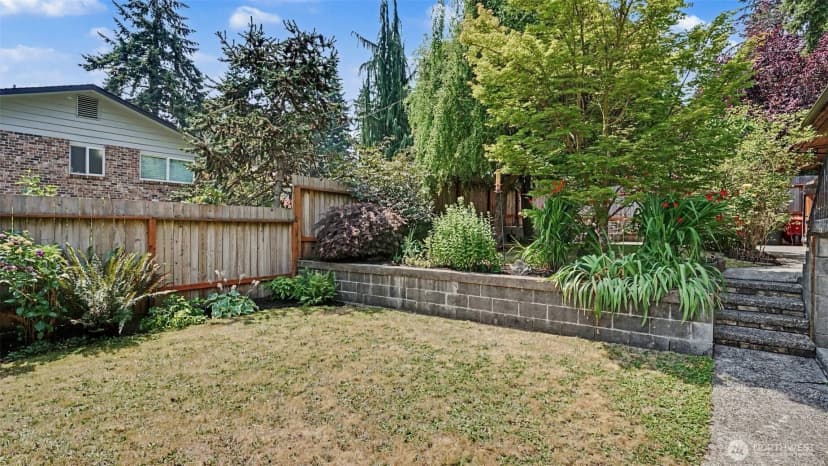 Property photo for 1335 N 180th Street, Shoreline photo 19
