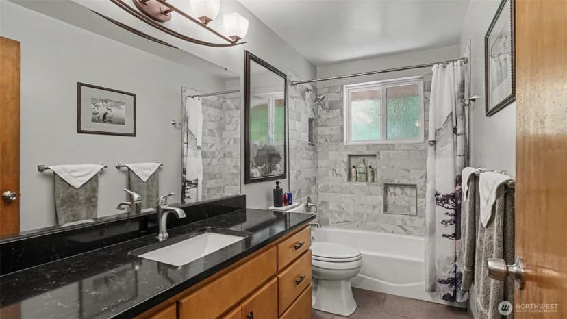 Property photo for 1335 N 180th Street, Shoreline photo 13