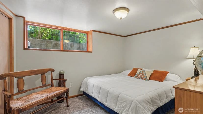 Property photo for 1335 N 180th Street, Shoreline photo 12