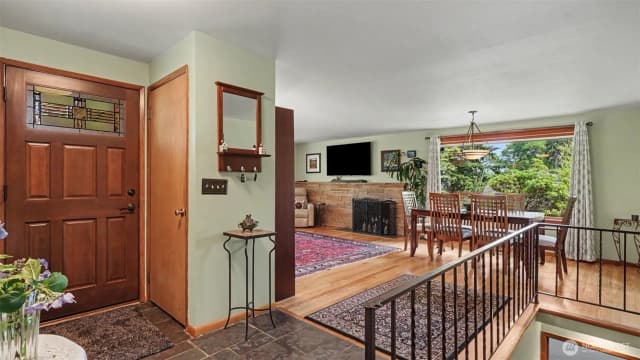 Property photo for 1335 N 180th Street, Shoreline photo 2