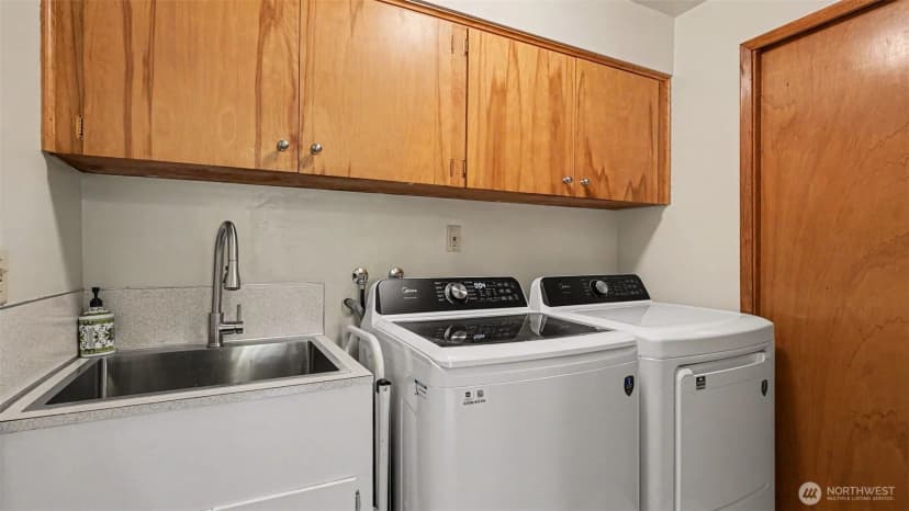 Property photo for 1335 N 180th Street, Shoreline photo 16
