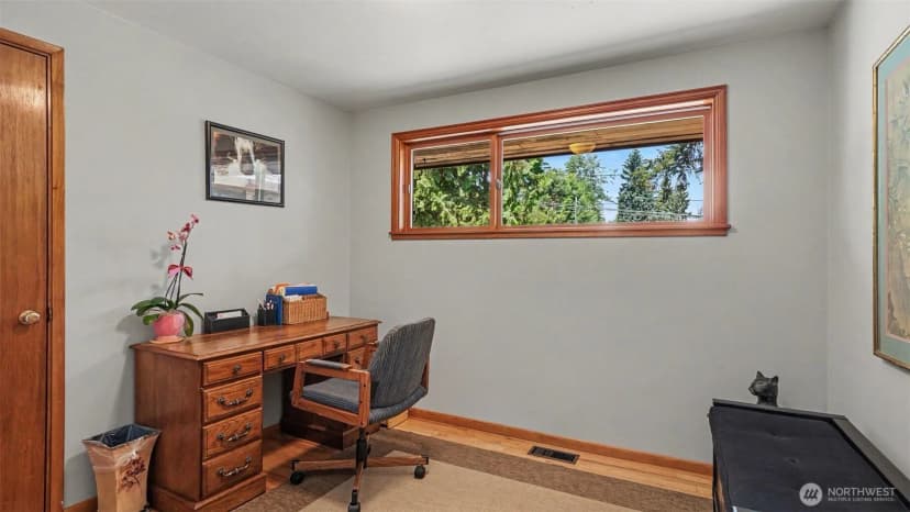 Property photo for 1335 N 180th Street, Shoreline photo 8
