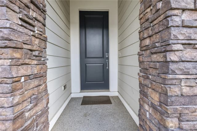 Property photo for 27066 Summit Park Way Se, Maple Valley photo 2