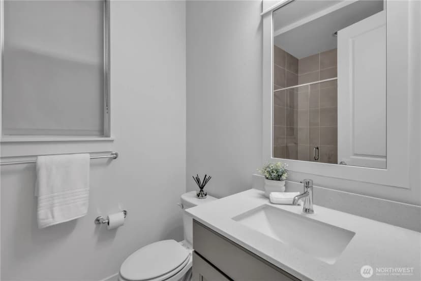 Property photo for 27066 Summit Park Way Se, Maple Valley photo 6