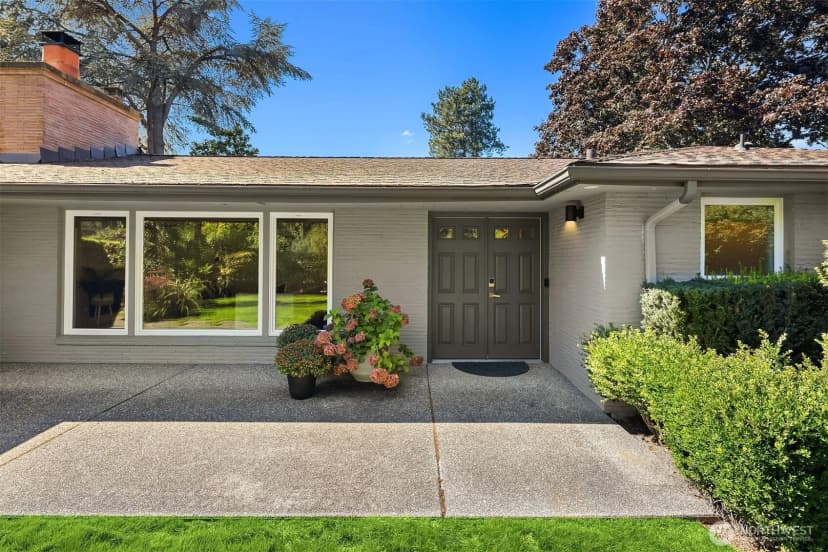 Property photo for 3001 Hunts Point Drive, Bellevue photo 4
