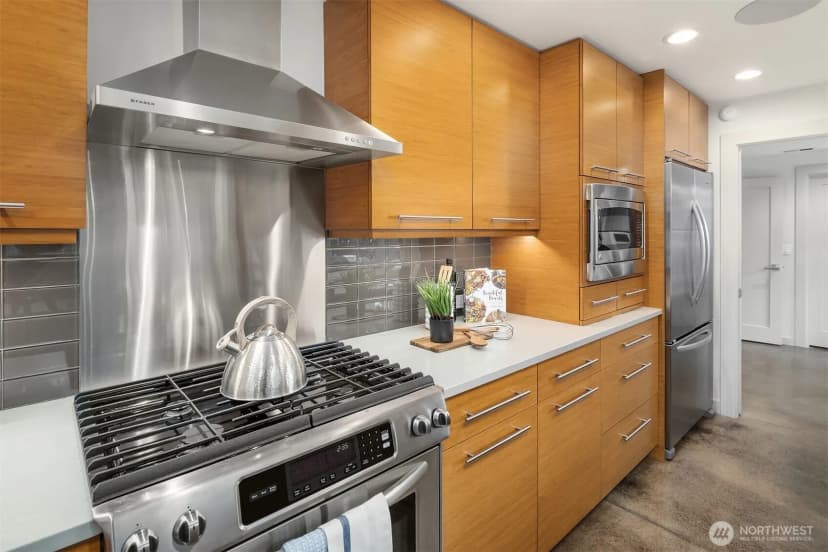 Property photo for 3001 Hunts Point Drive, Bellevue photo 19