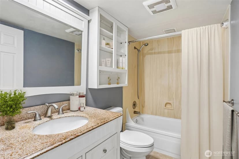 Property photo for 10809 Se 235th Street, Kent photo 18