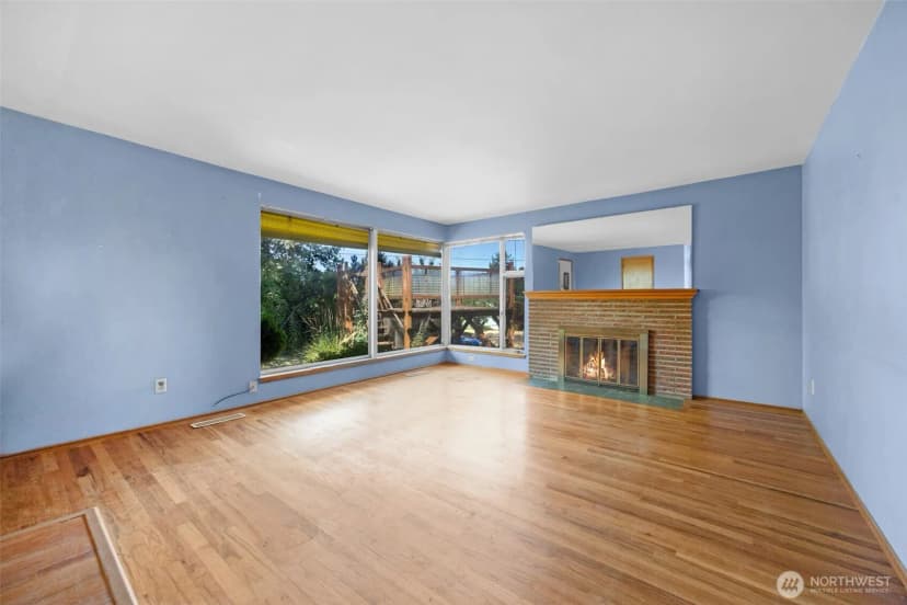 Property photo for 10412 61st Avenue S, Seattle photo 4