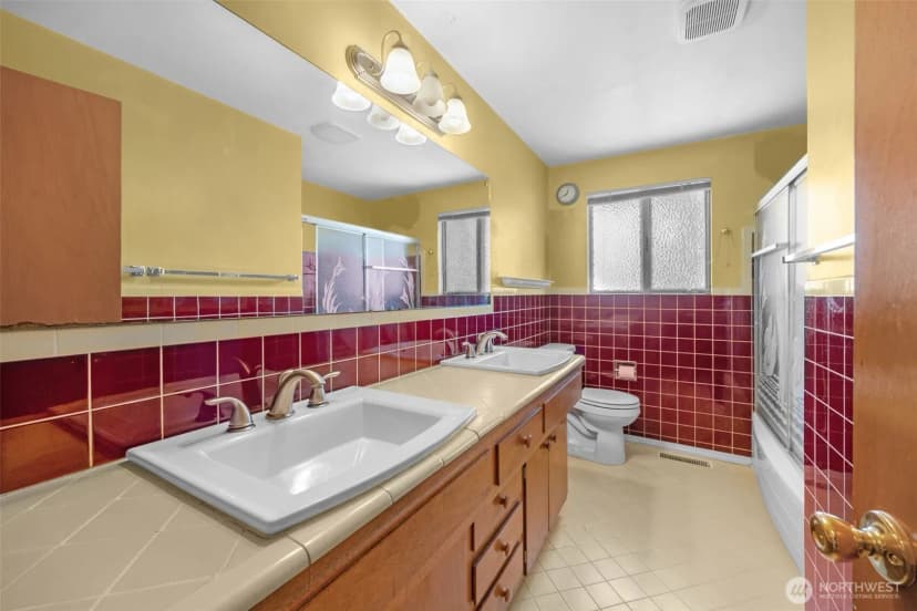 Property photo for 10412 61st Avenue S, Seattle photo 11