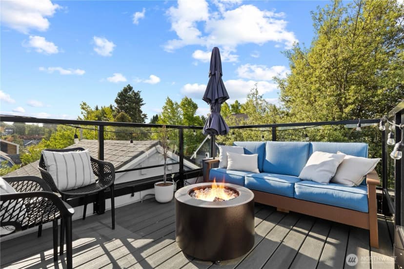 Property photo for 4218 Latona Avenue Ne #2, Seattle photo 32