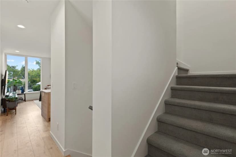 Property photo for 4218 Latona Avenue Ne #2, Seattle photo 11