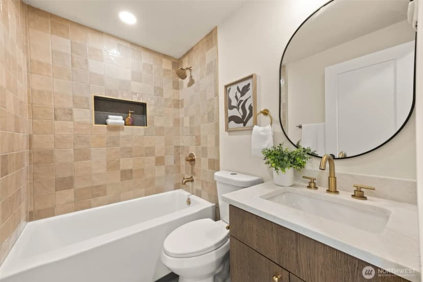 Property photo for 1621 N 103rd Street, Seattle photo 17