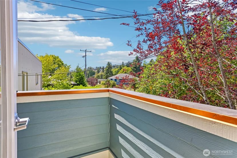 Property photo for 424 35th Avenue S, Seattle photo 9