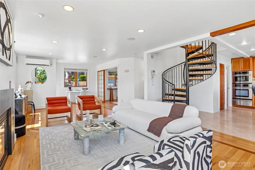Property photo for 424 35th Avenue S, Seattle photo 10