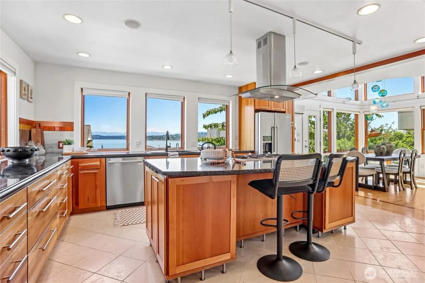 Property photo for 424 35th Avenue S, Seattle photo 14