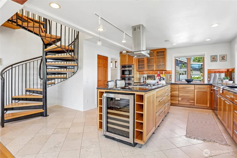 Property photo for 424 35th Avenue S, Seattle photo 17