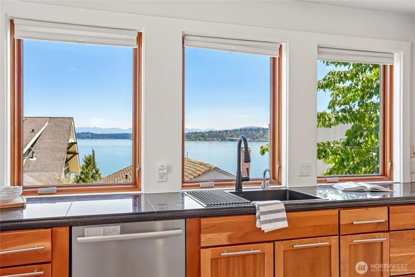 Property photo for 424 35th Avenue S, Seattle photo 15