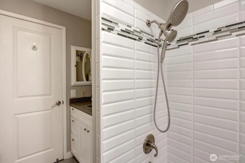 Property photo for 14004 Se 20th Street, Bellevue photo 25