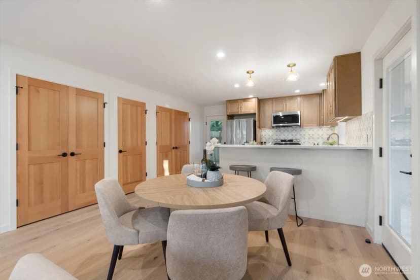 Property photo for 3704 Ne 137th Street, Seattle photo 12