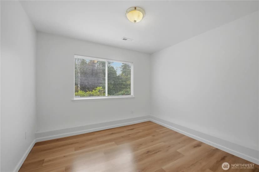 Property photo for 829 191st Street Sw, Lynnwood photo 28
