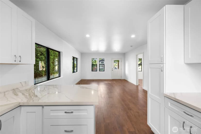Property photo for 100 Milwaukee Street, Mount Vernon photo 11