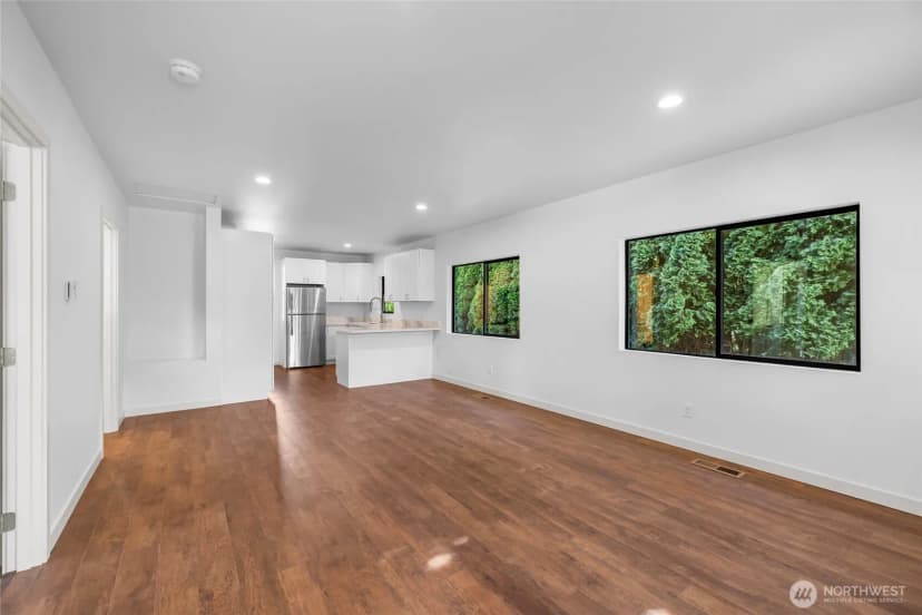 Property photo for 100 Milwaukee Street, Mount Vernon photo 4